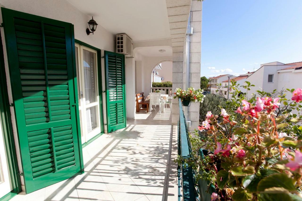 Apartmani Ruza Макарска Екстериор снимка