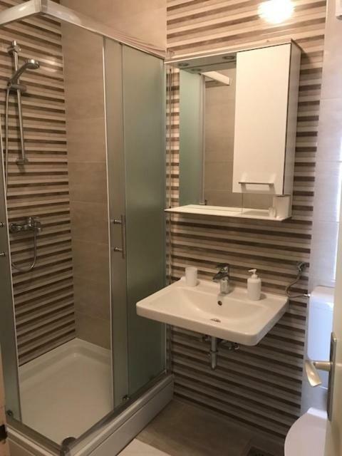 Apartmani Ruza Макарска Екстериор снимка